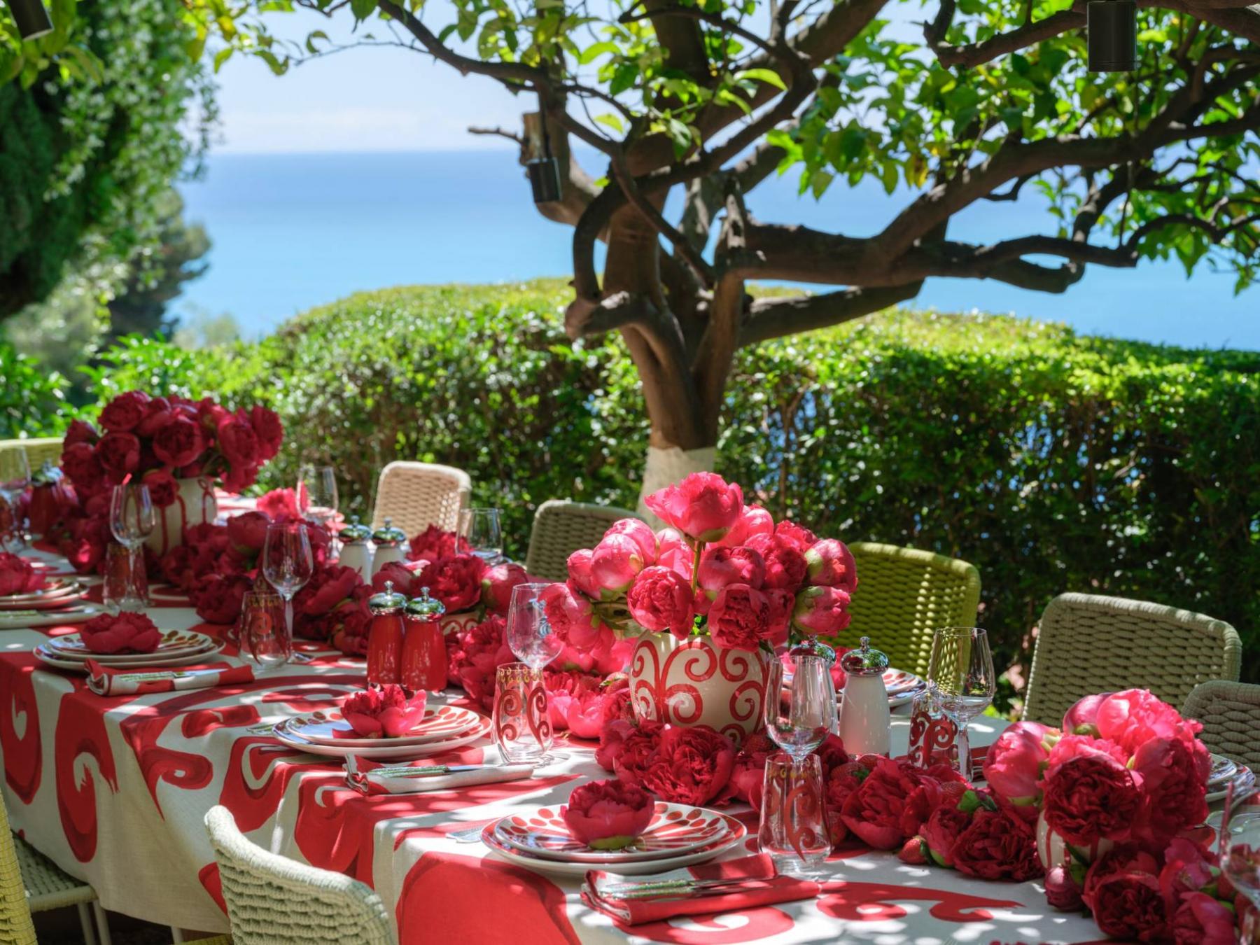 Lunch in Pole Position: ThemisZ Table for the Grand Prix