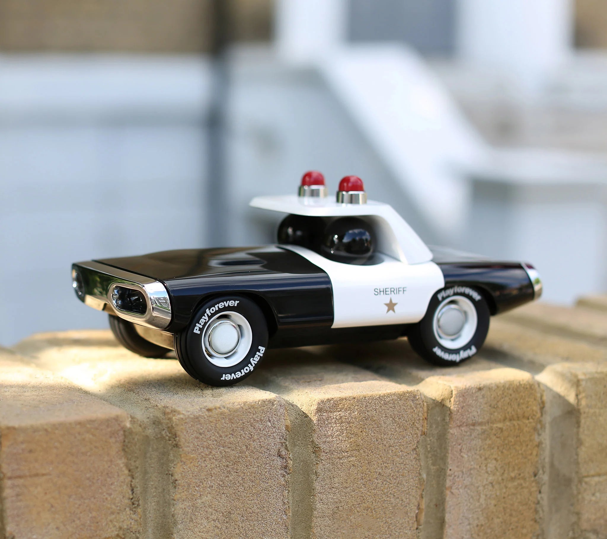 Maverick Heat Black & White Car