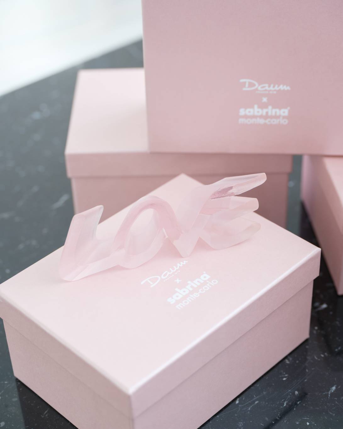 GIFT WRAPPING