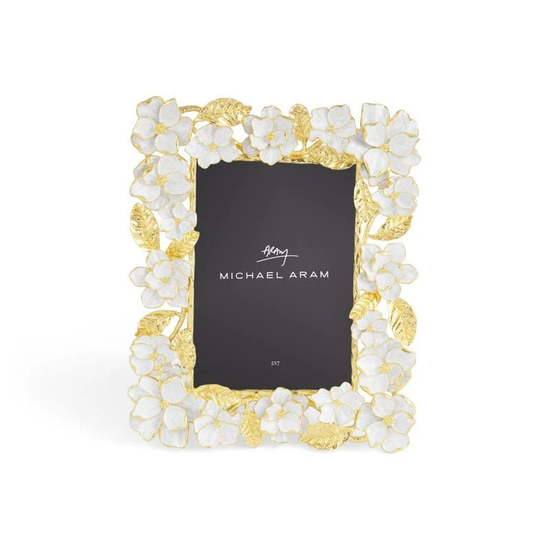 Gardenia Sculpted Frame