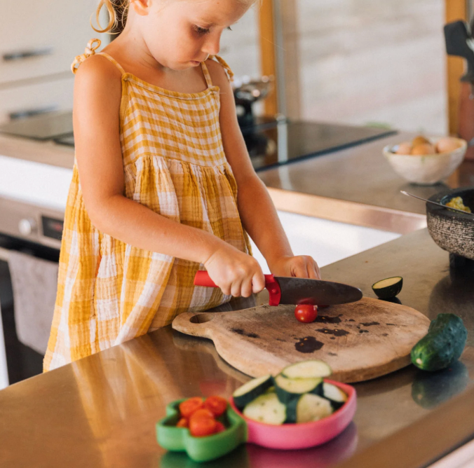 Ramona the Radish Kids' Tableware Set: Plate & Spoon