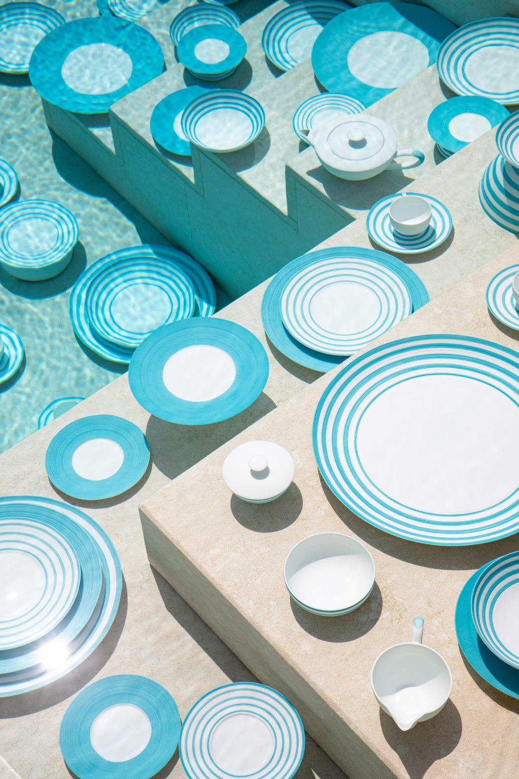 Hémisphère Turquoise Rimmed Striped Soup Plate