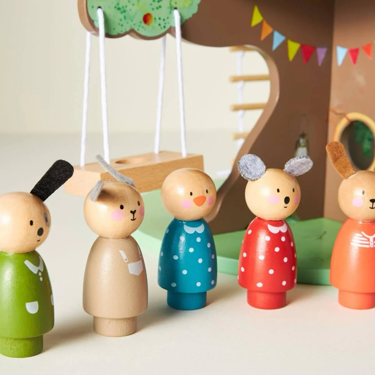 Set of 5 wooden figures