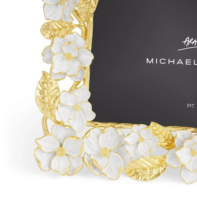 Gardenia Sculpted Frame